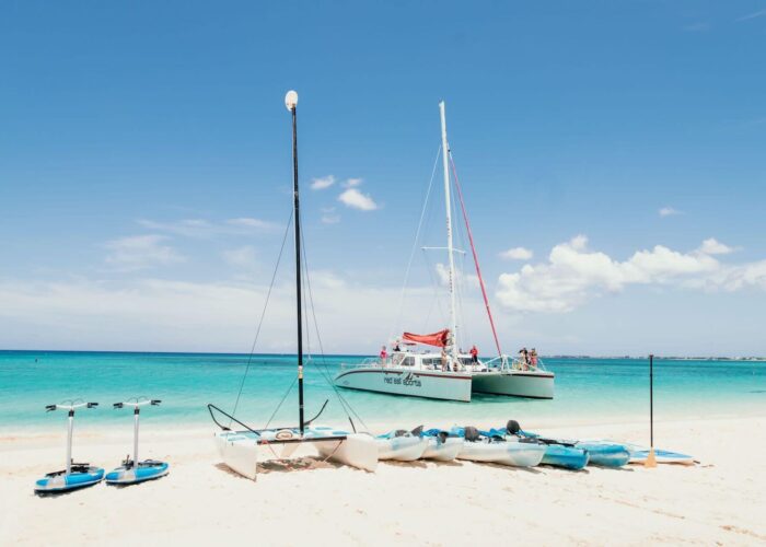 Seven Mile Beach white sand and perfect water on Grand Cayman Island | Red Sail Sports